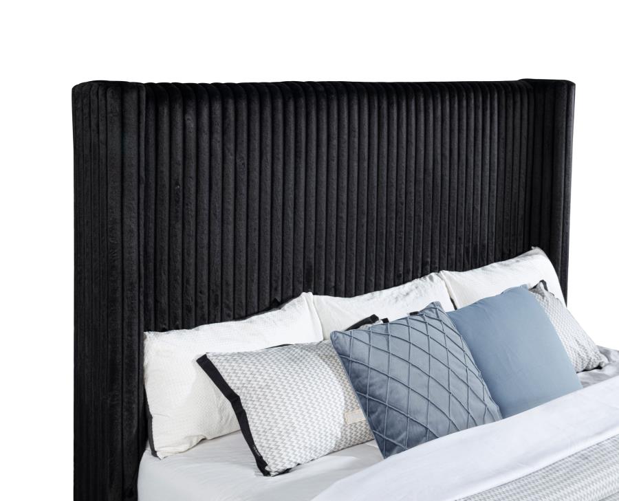 Cama con TV Centergrove 