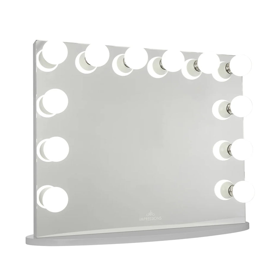 Estreno en Hollywood con espejo de tocador