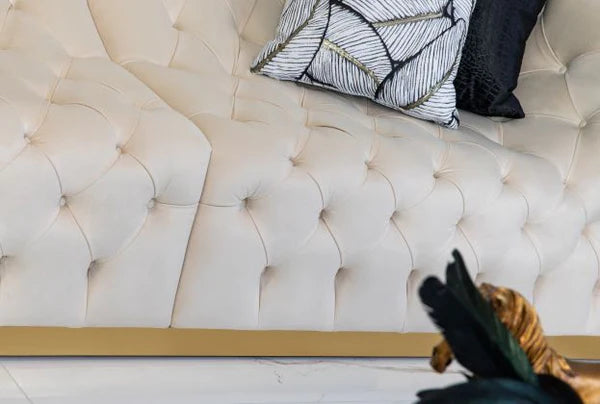 Natalie Marfil Sofá & Loveseat